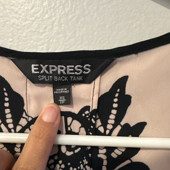 Express Black and Cream Split Back Tank - Picture 4 of 4